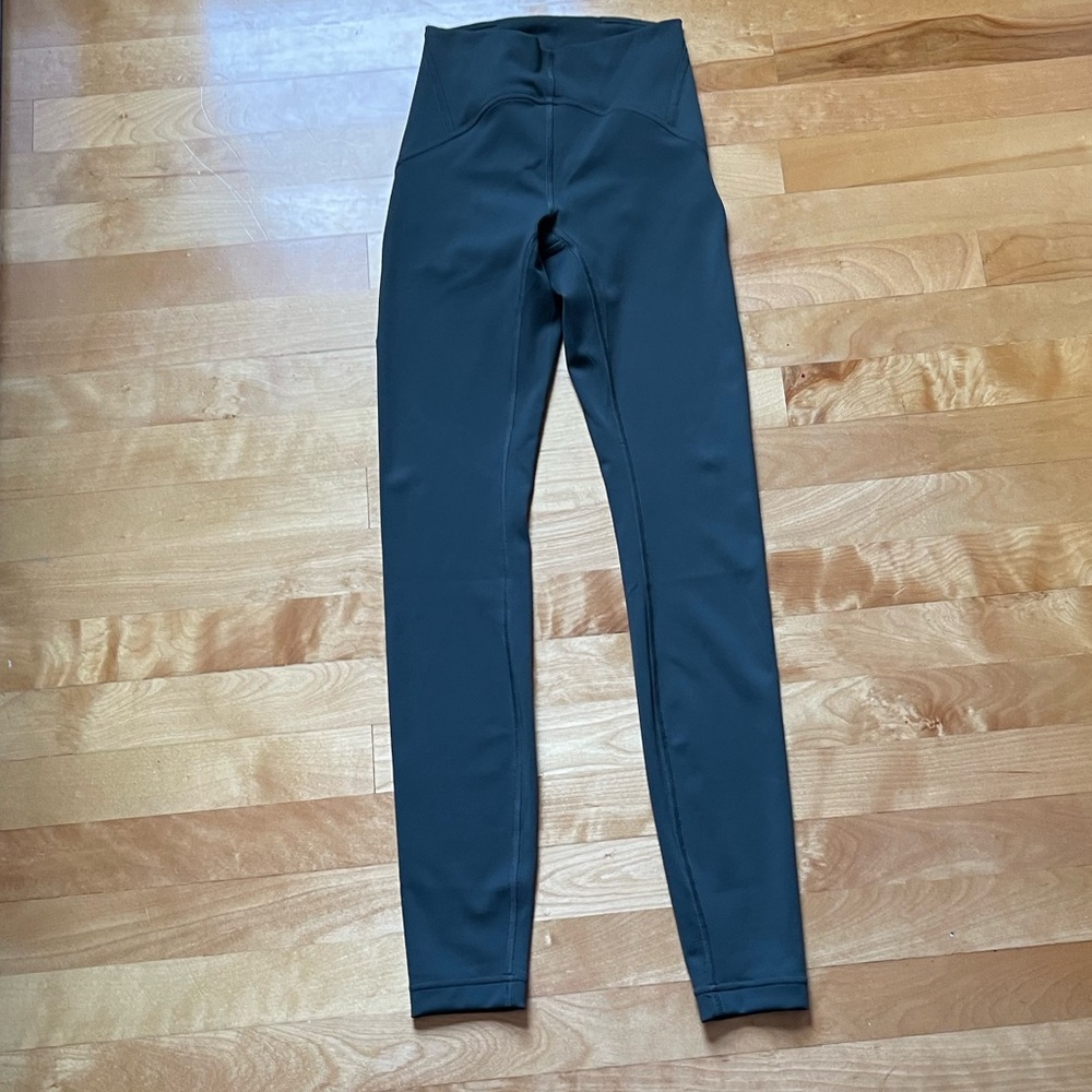 Lululemon legging - Picture 2 of 4